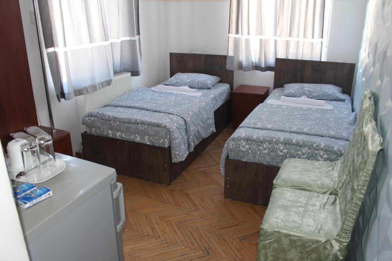 21 На Удачу Hotel รุสตาวี ภายนอก รูปภาพ